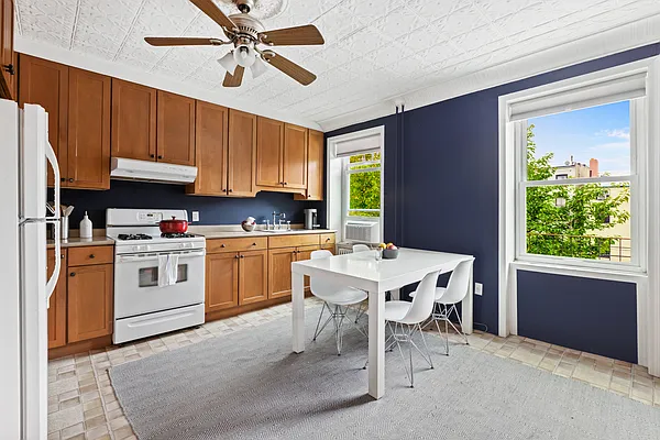 Rented by Compass | media 10