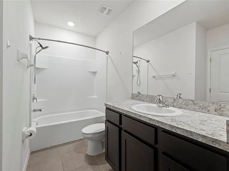 2878 Suncoast Plains Dr — Photo 36