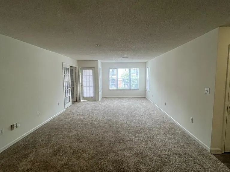 Wesley St. Claire Apartments at Lawrenceville — Photo 255