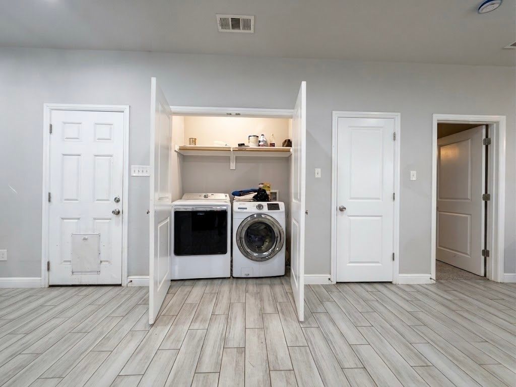 Apartment in Dallas - More