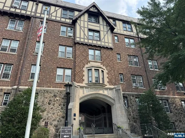 275 Engle St APT G5, Englewood, NJ 07631