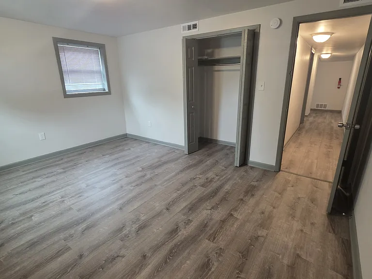 518 George St — Photo 15