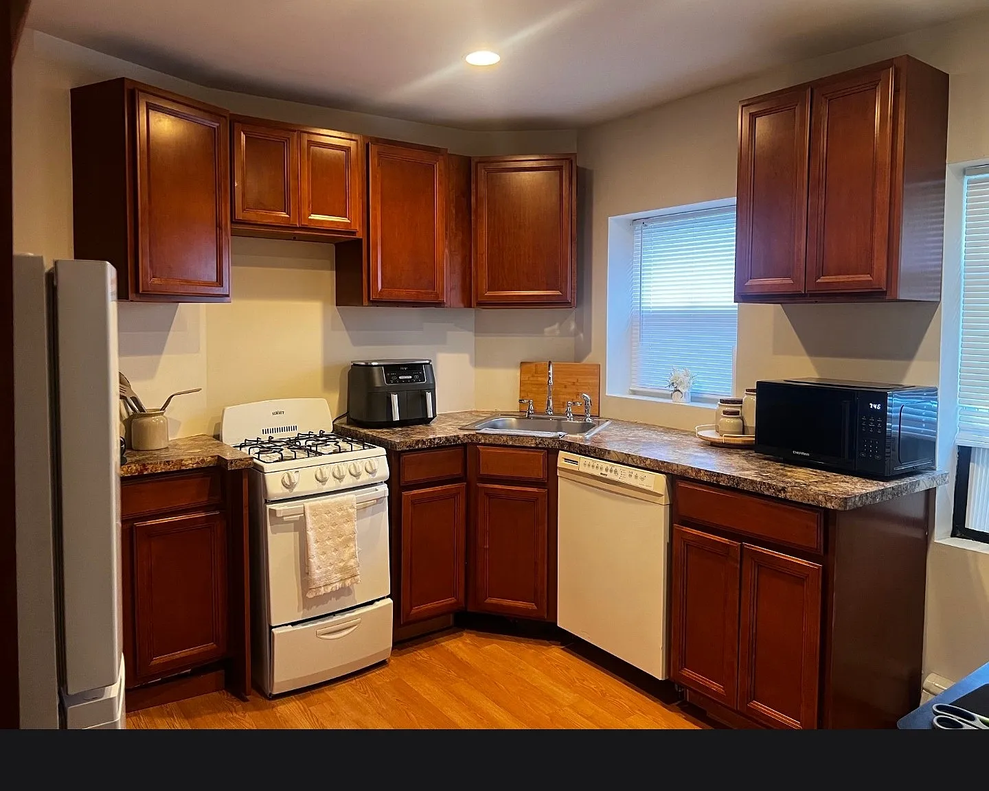 1 bed, 750 sqft, $1,550 — Photo 1
