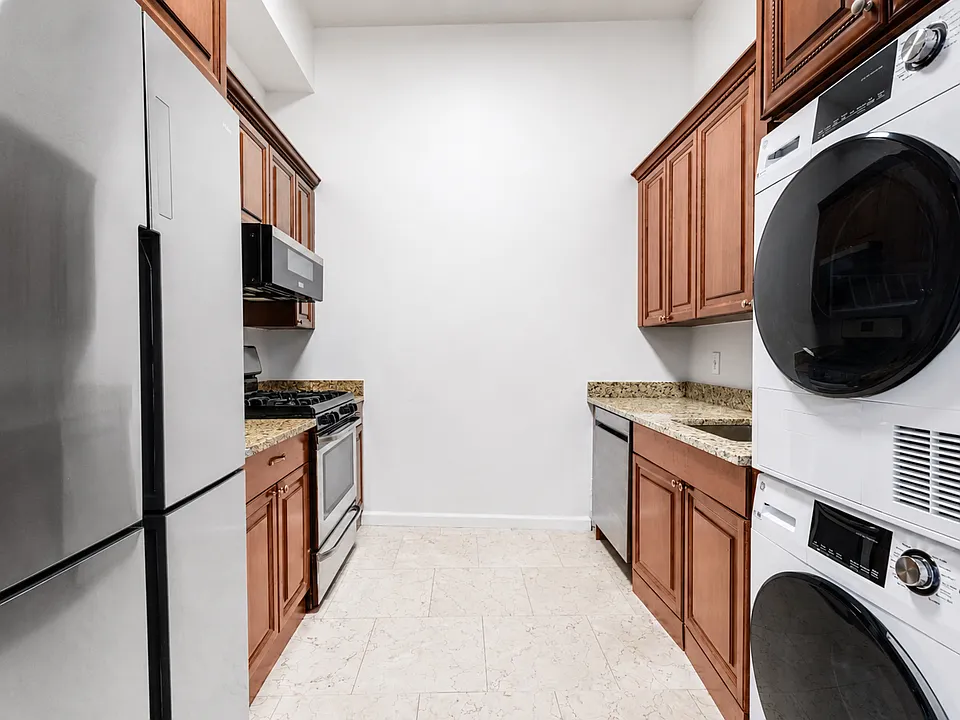 844 Grand Ave #2C