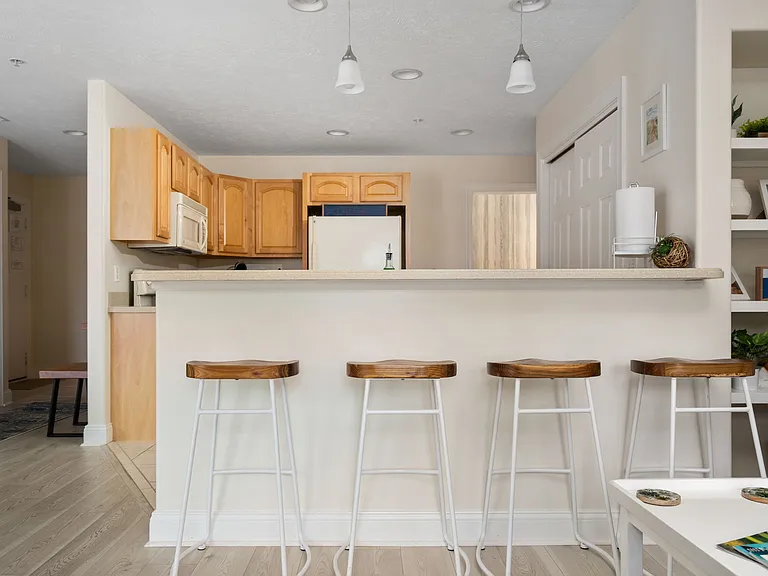 100 Hope St #210 — Photo 36