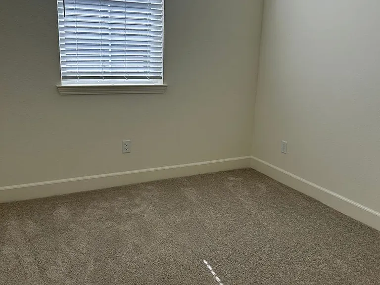 1776 Eagle Landing Dr — Photo 2