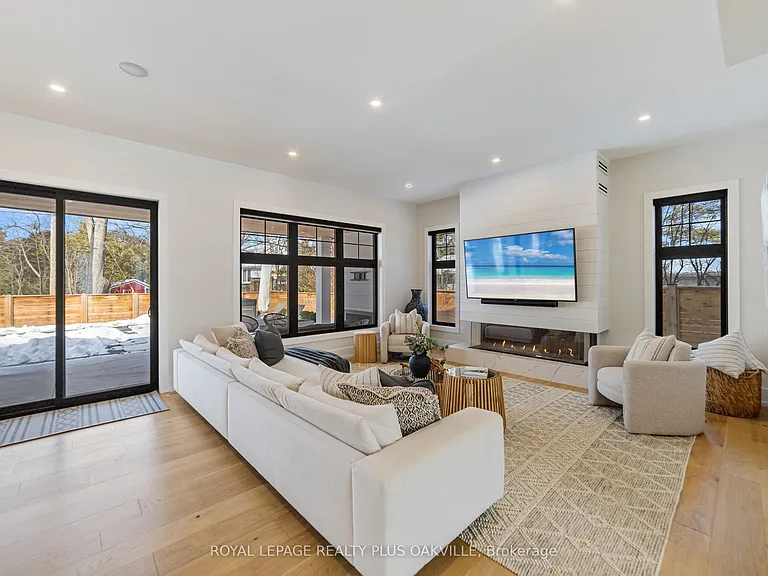 2057 Salvator Blvd — Photo 12