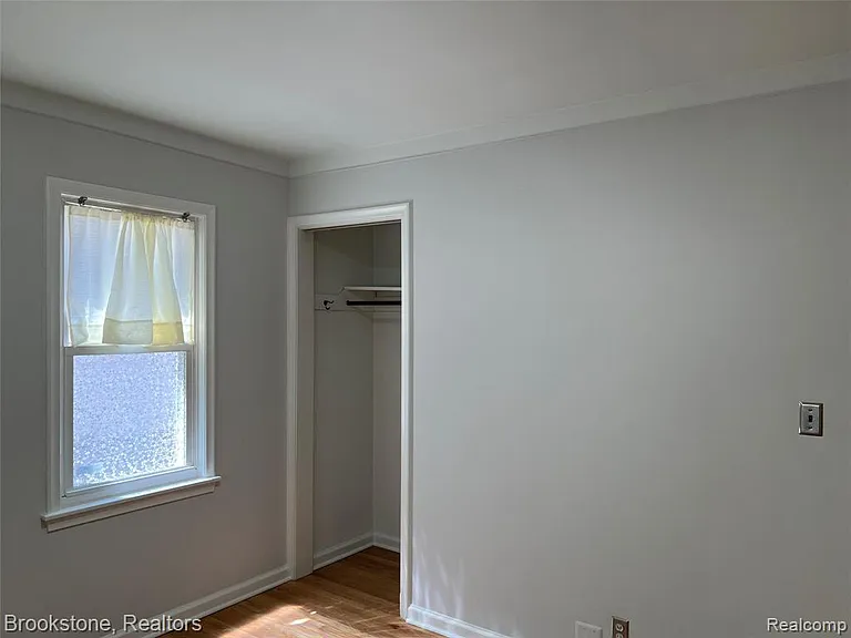 310 Albany St — Photo 12