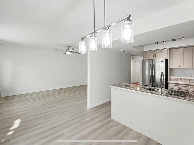 1640 Cape Hope Ave NE #4 — Photo 2