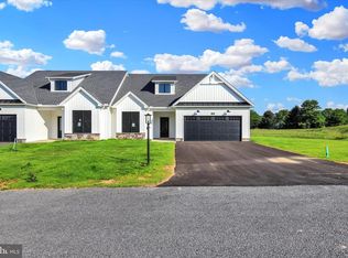 7680 Thrush Ln, Fayetteville, PA 17222
