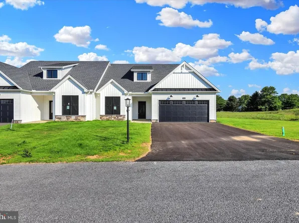 7680 Thrush Ln, Fayetteville, PA 17222