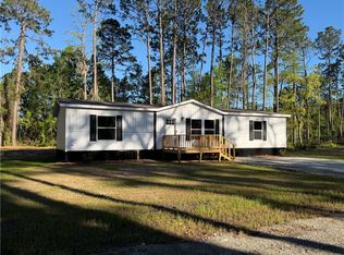 1048 Austin Pl SE, Darien, GA 31305