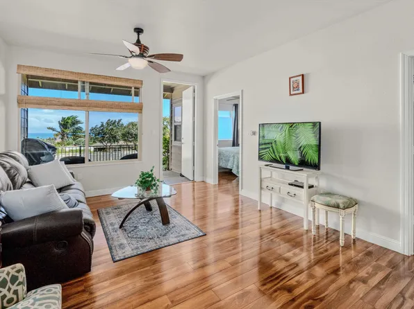 214 Hooulu Ln APT 303, Wailuku, HI 96793