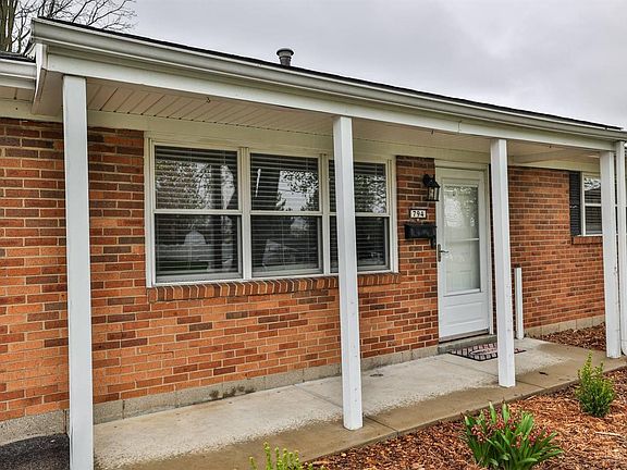 3rd image of 794 Hinton Pl