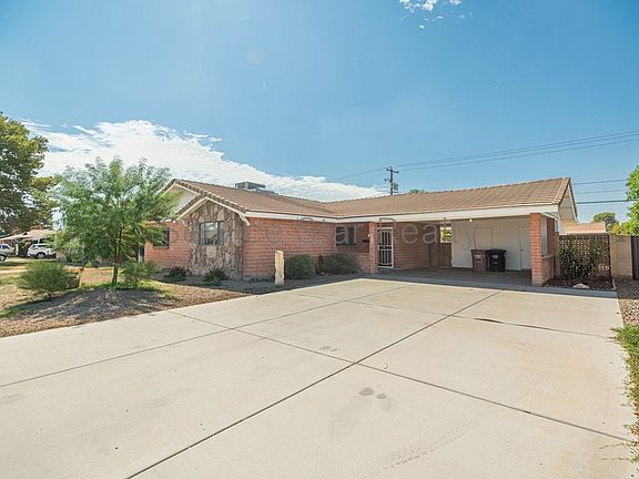 3rd image of 8525 E Mariposa Dr