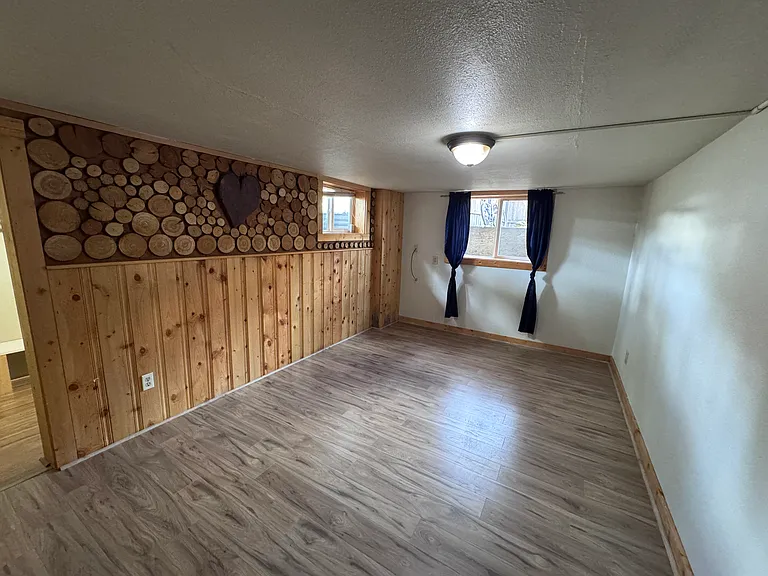 410 Evans St — Photo 4