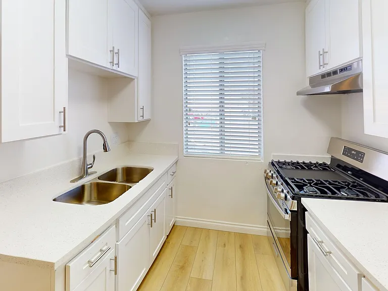 Royal Garden Apartments..Gorgeous Newly Remodeled Apartment Available...Great Location! — Photo 10