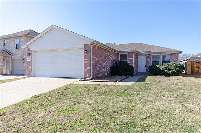 1st image of 2612 Lucas Dr