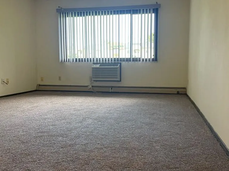 11711 W Brown Deer Rd — Photo 3