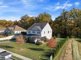200 Pleasant View Dr, Douglassville, PA 19518
