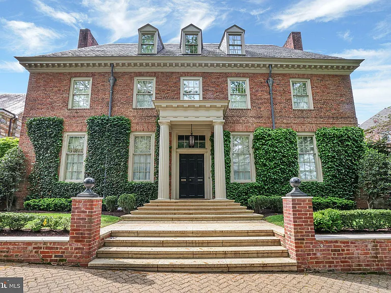 2310 Kalorama Rd NW — Photo 5