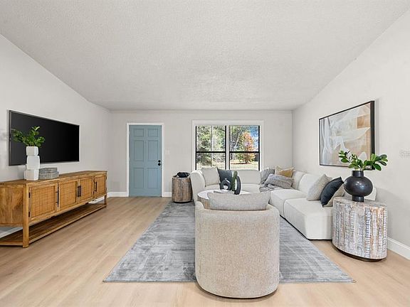 5th image of 11011 Marian Ln
