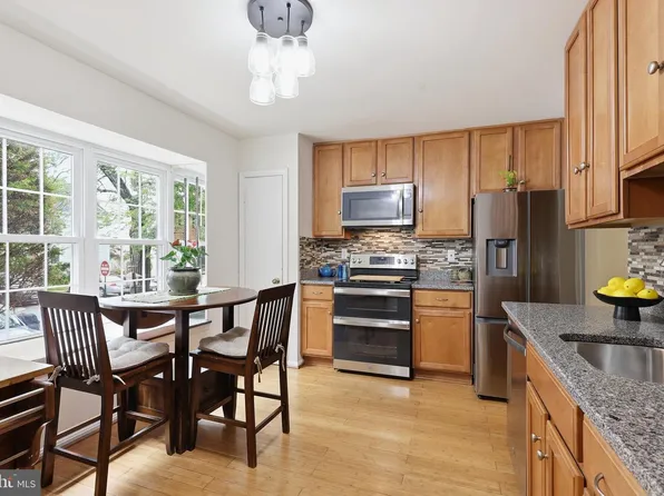 8346 Stationhouse Ct, Lorton, VA 22079