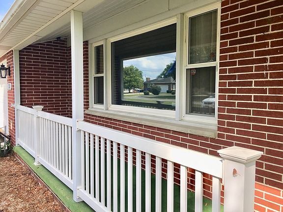 5th image of 32 Stacy Ave