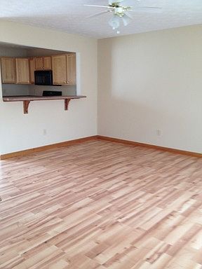 2nd image of 1454 W Rockcrest Dr