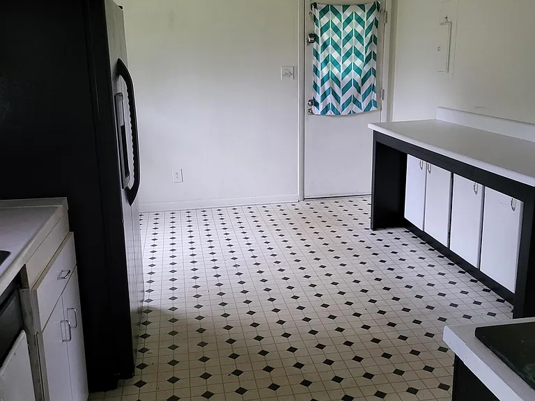 6811 Radial Dr — Photo 5