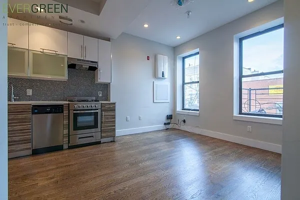 Rented by ERNY LLC | media 15