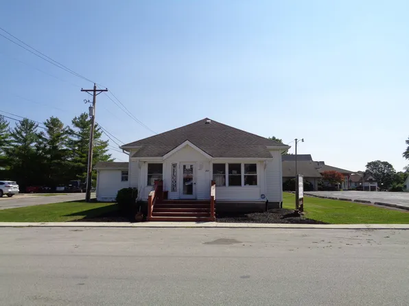 207 N Jefferson St, Rockville, IN 47872