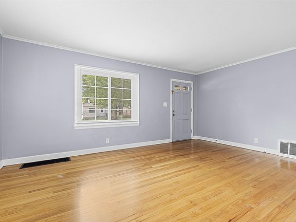 3rd image of 3226 Carolina Ave