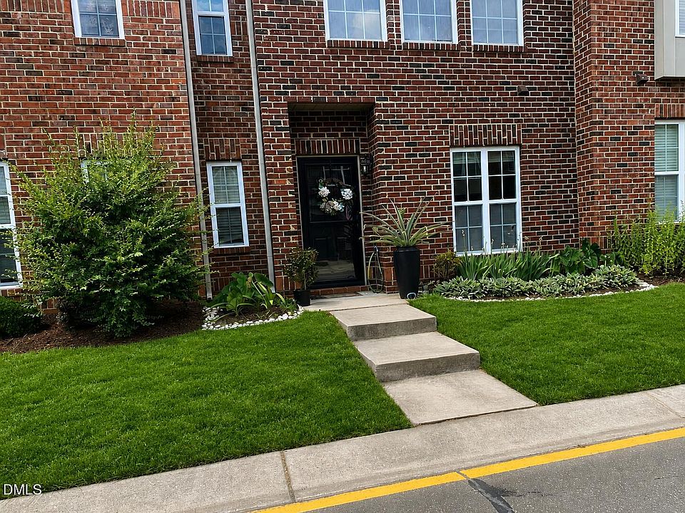1st image of 9826 Layla Ave