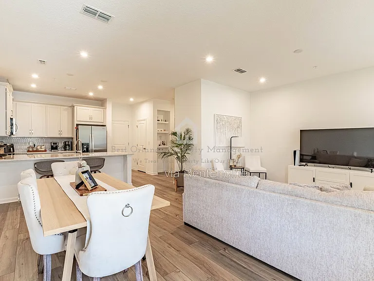 11549 Straits Way #1 — Photo 4