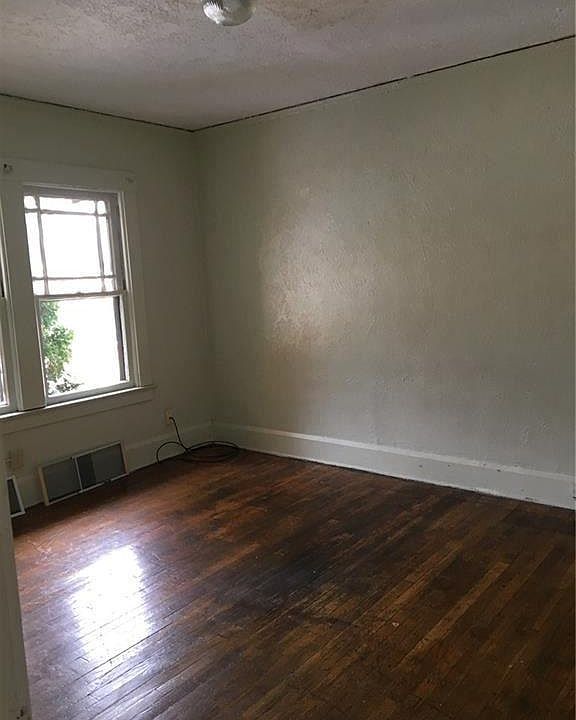 2nd image of 1848 Cordova Ave