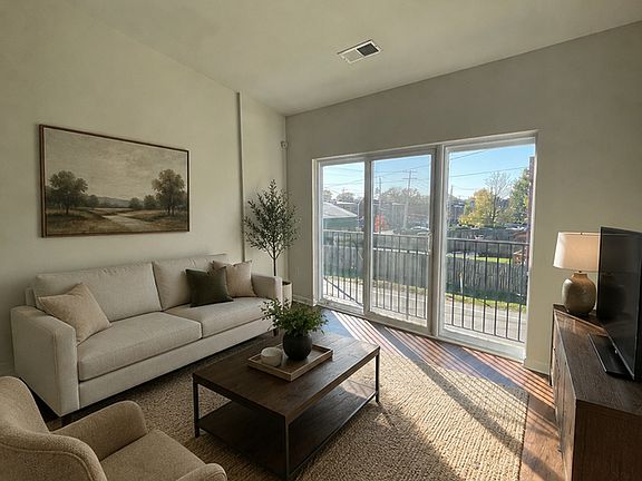 4th image of 422 E 11th Ave Unit 200