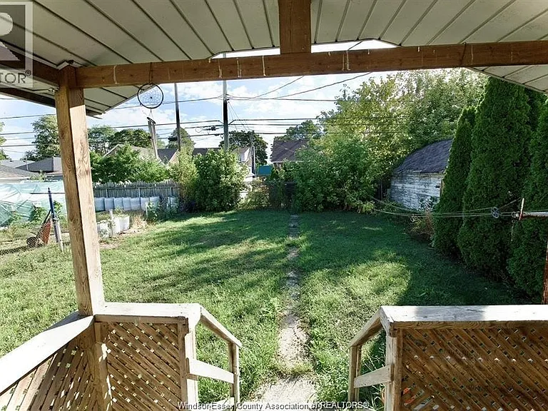 1636 Cadillac St — Photo 19
