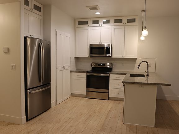 5th image of 407 Huckleberry Ln