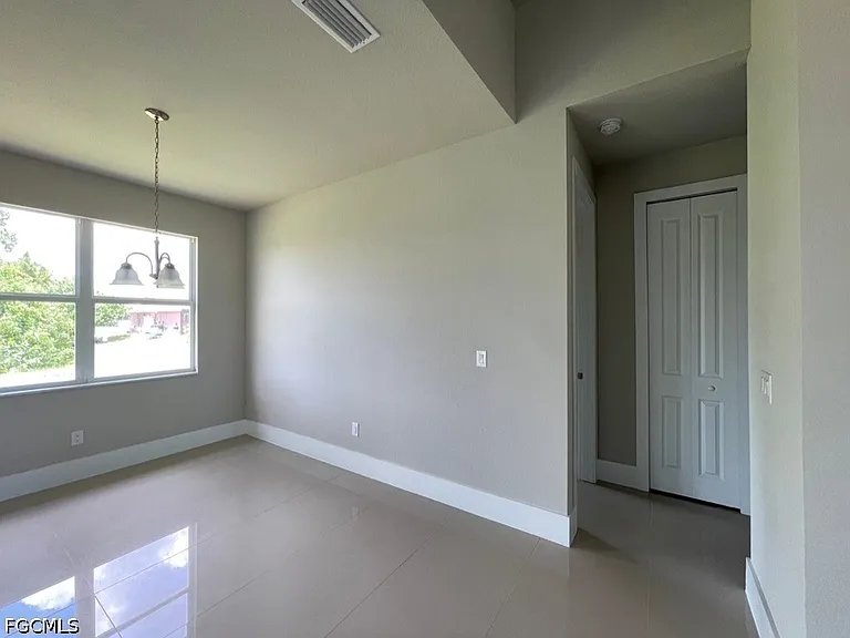 2447 SW Embers Ter — Photo 12