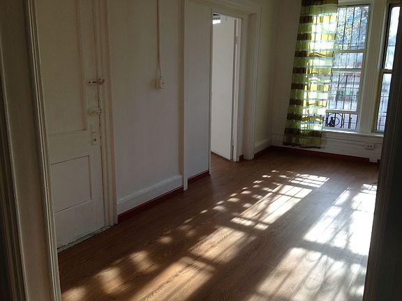 2nd image of 1073 Flatbush Ave