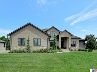 2020 Ridgeline Dr, Lincoln, NE 68512