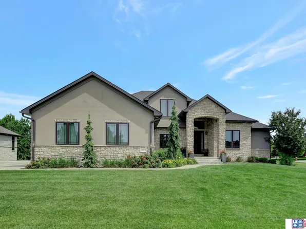 2020 Ridgeline Dr, Lincoln, NE 68512