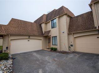 81 Gate House Ln #81, Edison, NJ 08820
