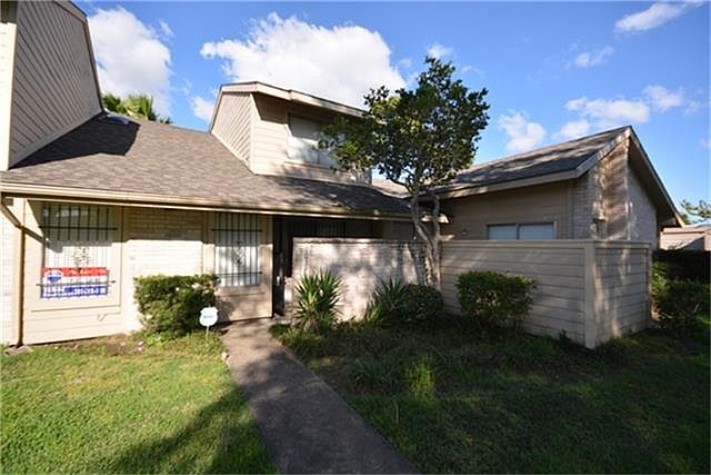 1st image of 10349 Huntington Place Dr