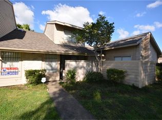10349 Huntington Place Dr, Houston, TX 77099