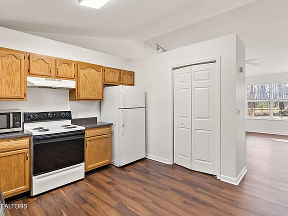 5th image of 4509 Lonas Dr