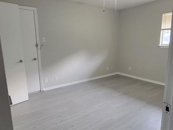 5th image of 5112 Grove St
