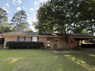 909 Stewart St, Atlanta, TX 75551