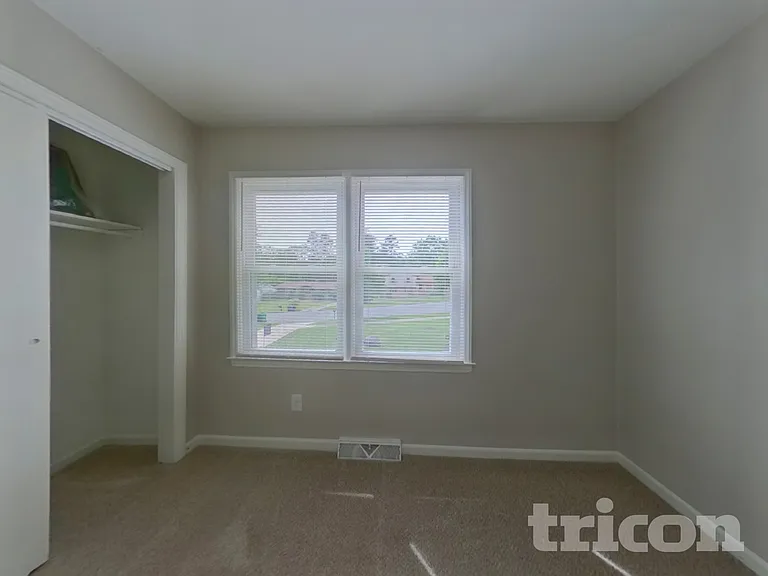 6010 Sullins Rd — Photo 10